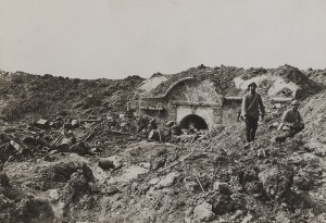 Verdun épisode 12-1 : Entree du fort de Souville, fonds Valois 