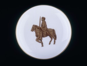 Verdun épisode 20-3 : Coupelle de Porcelaine pour l'anniversaire du Traité de Verdun 2, © Musée de l'Armée 