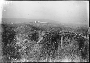 Verdun épisode 24-2 : La tombe d'où fut retiré le poilu inconnu de Verdun, Agence Meurise - © BnF